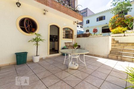 Casa à venda com 380m², 3 quartos e 3 vagas Casa à venda com 380m², 3 quartos e 3 vagasÁrea Externa