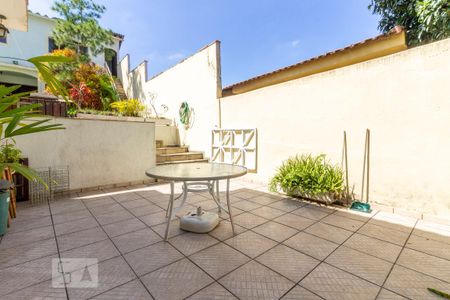 Casa à venda com 380m², 3 quartos e 3 vagas Casa à venda com 380m², 3 quartos e 3 vagasÁrea Externa