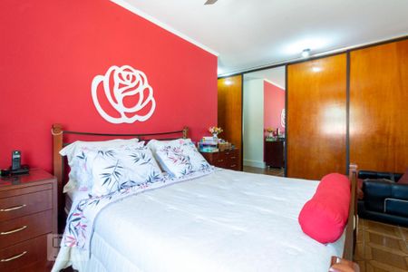 Casa à venda com 380m², 3 quartos e 3 vagas Casa à venda com 380m², 3 quartos e 3 vagasQuarto 1 - Suite
