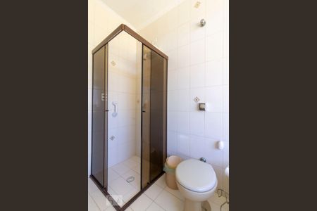Casa à venda com 380m², 3 quartos e 3 vagas Casa à venda com 380m², 3 quartos e 3 vagasBanheiro Corredor