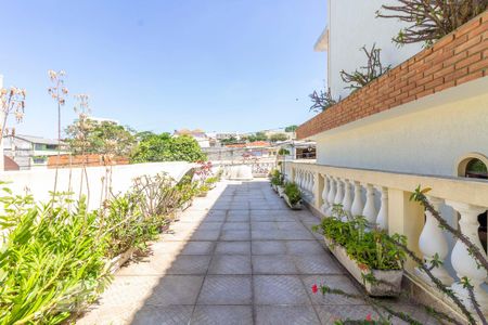 Casa à venda com 380m², 3 quartos e 3 vagas Casa à venda com 380m², 3 quartos e 3 vagasÁrea Externa