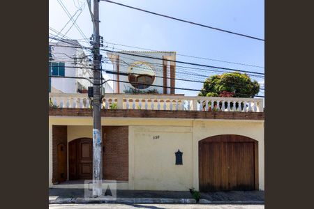 Casa à venda com 380m², 3 quartos e 3 vagas Casa à venda com 380m², 3 quartos e 3 vagasFachada