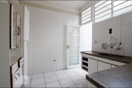 Casa para alugar com 228m², 5 quartos e 4 vagasCozinha