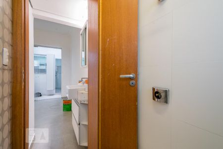Banheiro de apartamento para alugar com 1 quarto, 49m² em Serra, Belo Horizonte