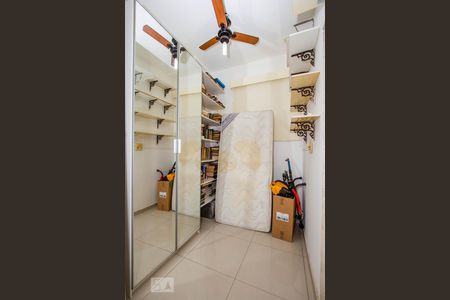 Closet de apartamento à venda com 2 quartos, 65m² em Laranjeiras, Rio de Janeiro