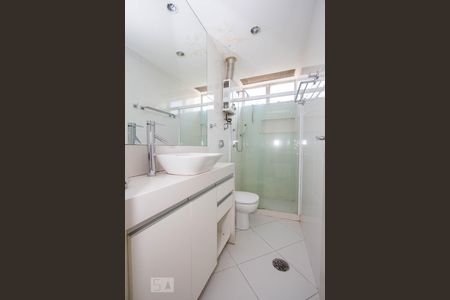 Apartamento à venda com 65m², 2 quartos e 1 vagaBanheiro Social