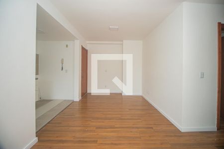 Sala de apartamento para alugar com 3 quartos, 75m² em Jardim Carvalho, Porto Alegre
