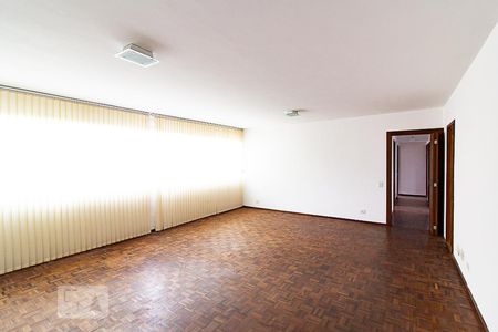Detalhe Sala de apartamento para alugar com 3 quartos, 120m² em Água Verde, Curitiba
