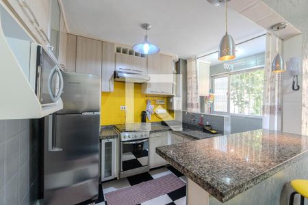 Apartamento para alugar com 70m², 2 quartos e sem vagaCozinha e Área de Serviço