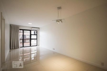 Sala de apartamento à venda com 2 quartos, 110m² em Barra da Tijuca, Rio de Janeiro