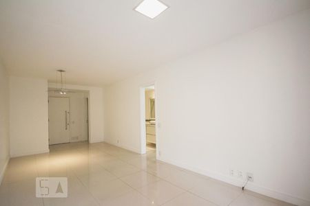 Sala de apartamento à venda com 2 quartos, 110m² em Barra da Tijuca, Rio de Janeiro