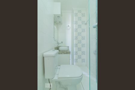 Banheiro de apartamento à venda com 2 quartos, 58m² em João Pinheiro, Belo Horizonte