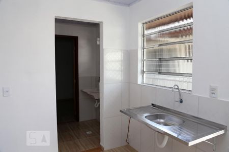 Cozinha de apartamento para alugar com 1 quarto, 25m² em Parque Pinheiros, Taboão da Serra