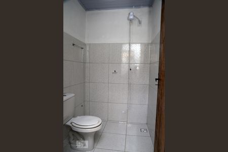 Banheiro de apartamento para alugar com 1 quarto, 25m² em Parque Pinheiros, Taboão da Serra