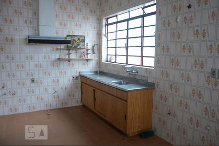 Casa à venda com 265m², 5 quartos e 3 vagasCozinha