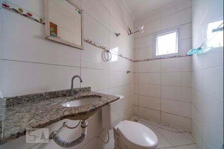 Banheiro  de apartamento à venda com 2 quartos, 30m² em Jardim Cristiane, Santo André