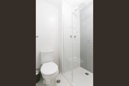 Banheiro de apartamento para alugar com 1 quarto, 27m² em Vila Madalena, São Paulo