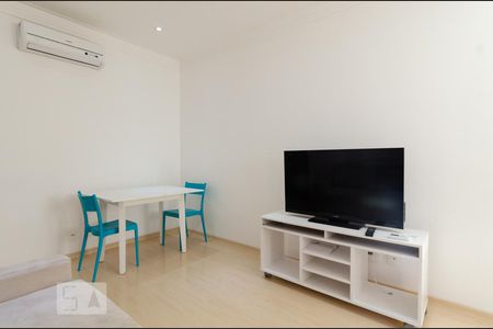 Sala de apartamento à venda com 1 quarto, 56m² em Cambuí, Campinas