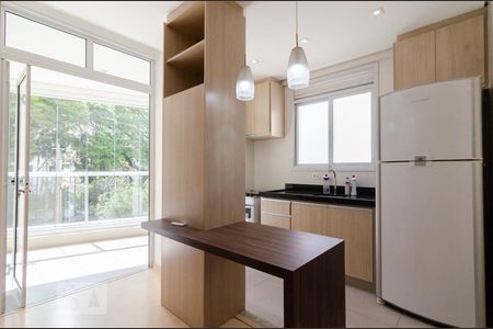 Cozinha de apartamento à venda com 1 quarto, 56m² em Cambuí, Campinas