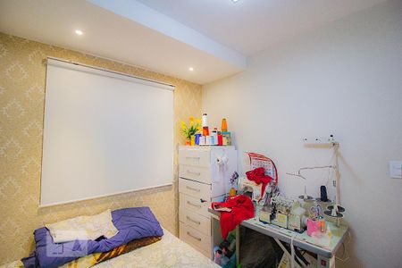 Quarto 2 de apartamento para alugar com 2 quartos, 46m² em Capão Raso, Curitiba