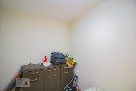 Quarto 2 de apartamento para alugar com 2 quartos, 46m² em Capão Raso, Curitiba