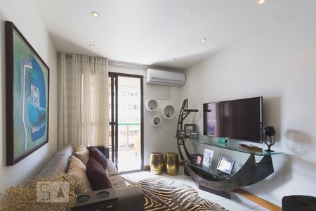 Sala de apartamento à venda com 2 quartos, 70m² em Barra da Tijuca, Rio de Janeiro