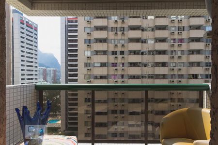 Varanda de apartamento à venda com 2 quartos, 70m² em Barra da Tijuca, Rio de Janeiro