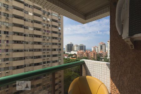 Apartamento à venda com 70m², 2 quartos e 1 vagaVaranda