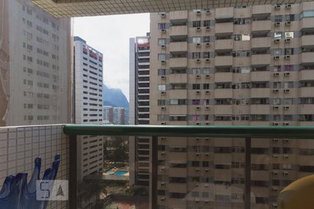 Apartamento à venda com 70m², 2 quartos e 1 vagaVaranda