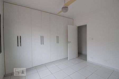 Quarto 2 de casa para alugar com 3 quartos, 350m² em Vila Diva, São Paulo