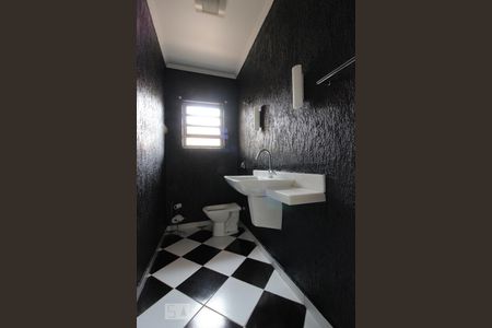 Lavabo de casa para alugar com 3 quartos, 350m² em Vila Diva, São Paulo