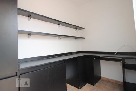 Casa para alugar com 350m², 3 quartos e 4 vagasEscritório