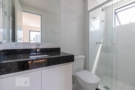 Banheiro de apartamento para alugar com 1 quarto, 25m² em Mercês, Curitiba