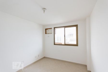 Apartamento para alugar com 140m², 4 quartos e 2 vagasQuarto 2 - Suíte 1 (Primeiro Andar)