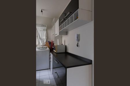 Cozinha de apartamento à venda com 2 quartos, 58m² em Humaitá, Porto Alegre