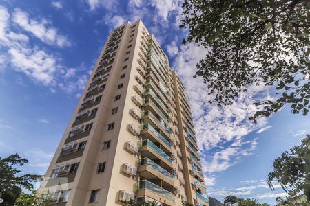 Apartamento para alugar com 72m², 2 quartos e 1 vaga Apartamento para alugar com 72m², 2 quartos e 1 vagaFachada