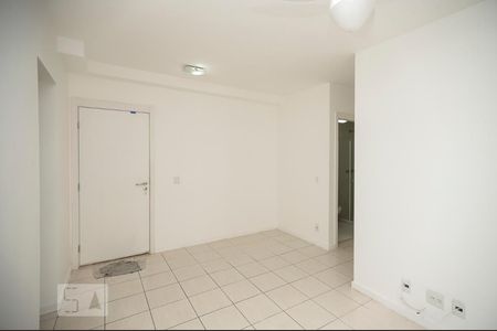 Sala de apartamento à venda com 2 quartos, 55m² em Pilares, Rio de Janeiro