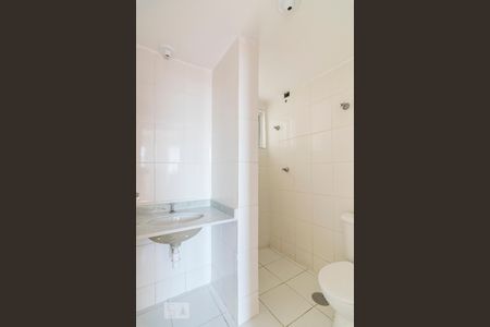 Banheiro de apartamento à venda com 3 quartos, 60m² em Parque Erasmo Assunção, Santo André
