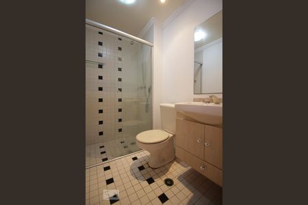 Banheiro de apartamento para alugar com 3 quartos, 75m² em Jardim Ampliação, São Paulo