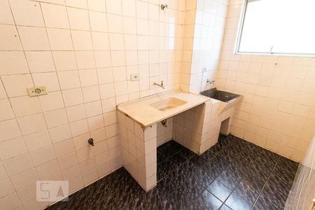 Cozinha de apartamento para alugar com 1 quarto, 35m² em Rebouças, Curitiba