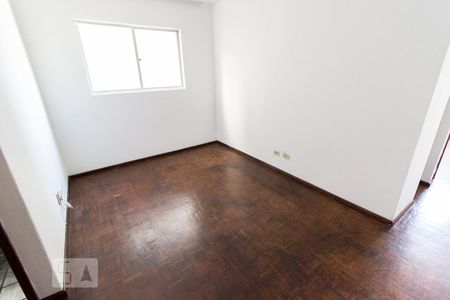Sala de apartamento para alugar com 1 quarto, 35m² em Rebouças, Curitiba