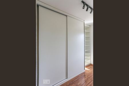 Quarto 1 de apartamento para alugar com 2 quartos, 56m² em Vila Butantã, São Paulo