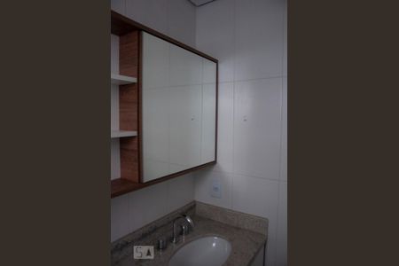 Banheiro da Suíte de apartamento para alugar com 2 quartos, 57m² em Vila Nova, Porto Alegre