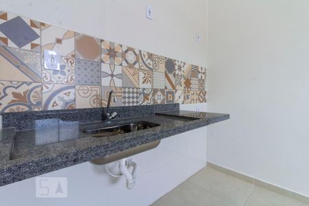 Cozinha de apartamento para alugar com 2 quartos, 41m² em Vila Ré, São Paulo