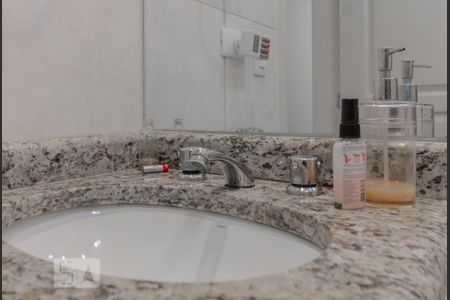 Banheiro  de apartamento para alugar com 2 quartos, 69m² em Vila Vera, São Paulo