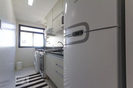 Cozinha de apartamento para alugar com 1 quarto, 55m² em Barra da Tijuca, Rio de Janeiro