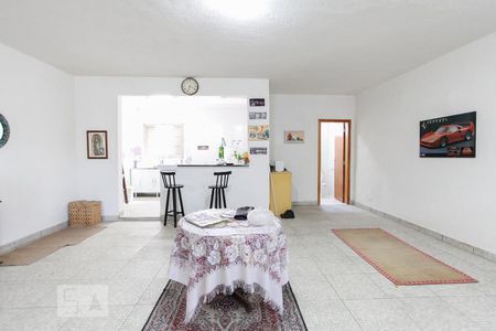 Sala/Quarto de casa para alugar com 2 quartos, 140m² em Jardim Oriental, São Paulo