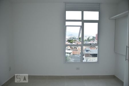 Apartamento para alugar com 1 quarto, 40m² em Taquara, Rio de Janeiro