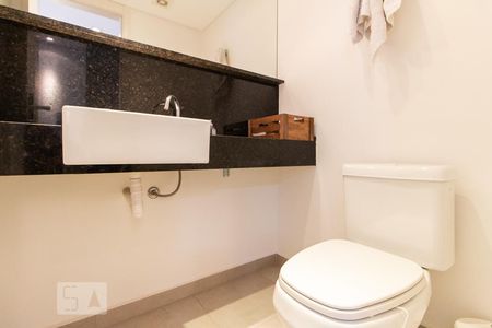 Lavabo de apartamento para alugar com 2 quartos, 100m² em Centro, Curitiba