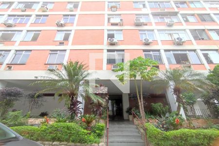 Apartamento à venda com 61m², 2 quartos e 1 vaga Apartamento à venda com 61m², 2 quartos e 1 vagaFachada